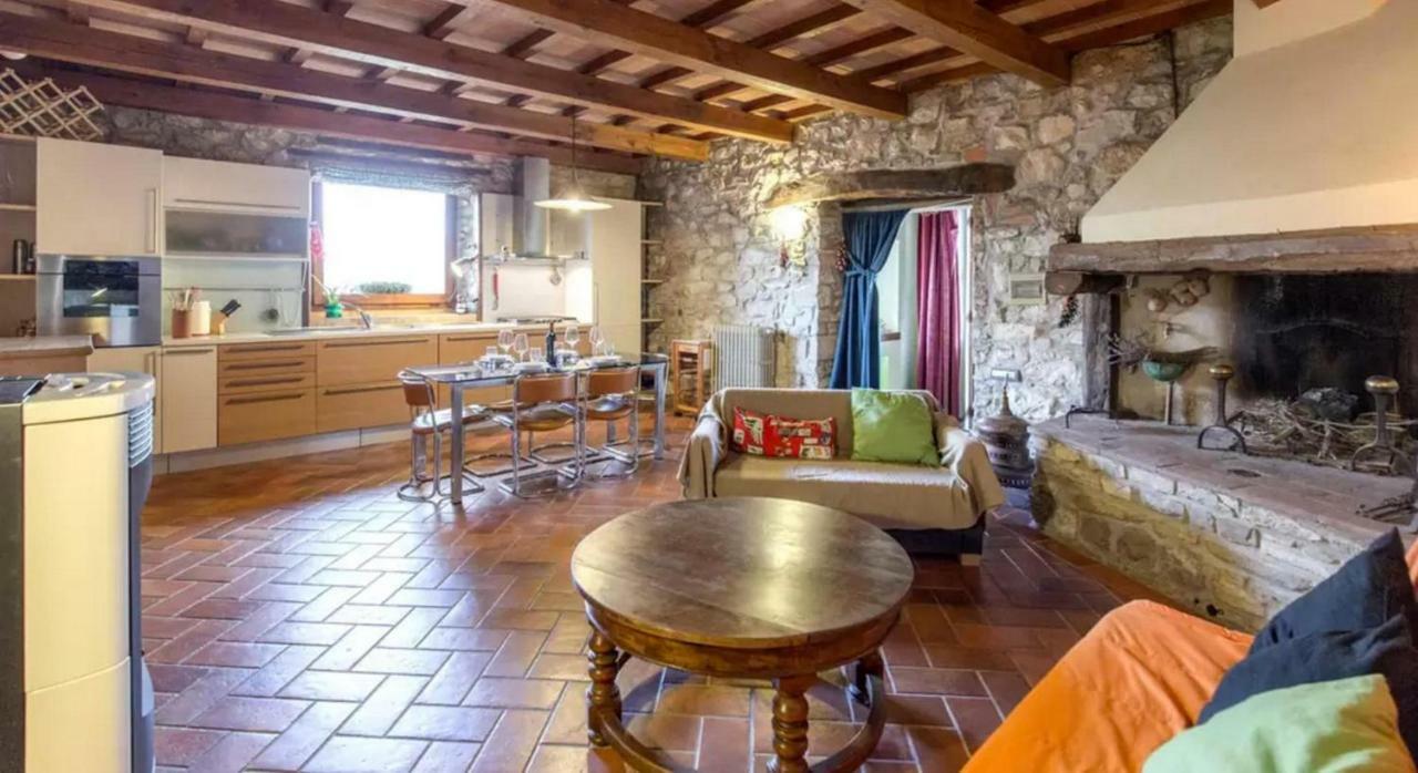 Villa Casa Mazzocchi Vista Su Poppi Exterior foto